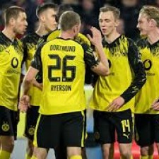 Victoire 2-1 du Borussia Dortmund à Cologne face à un FC Cologne réduit à 10